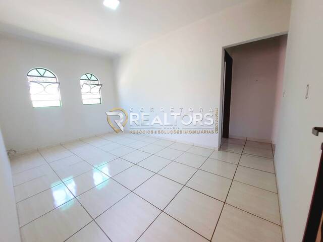 Casa para Venda em Botucatu - 3