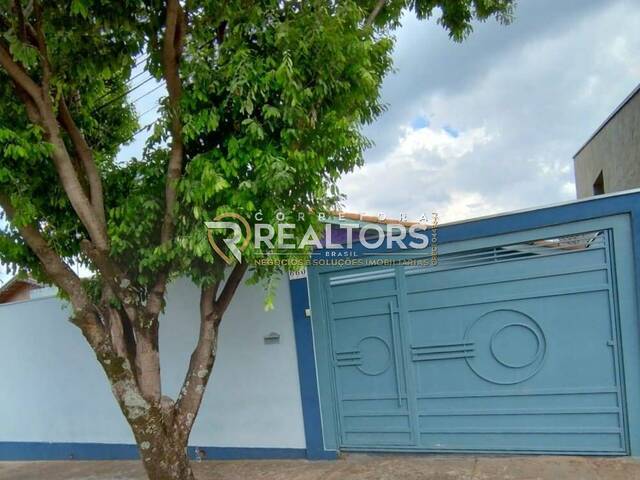 #CA0425 - Casa para Venda em Botucatu - SP - 2