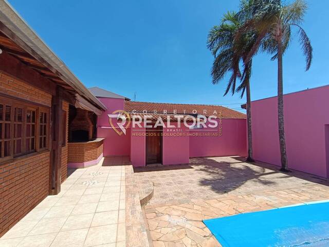 Casa para Venda em Botucatu - 3