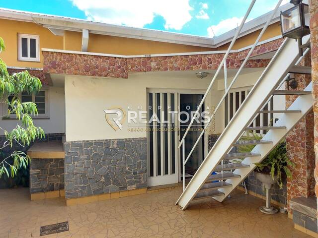 Casa para Venda em Botucatu - 2