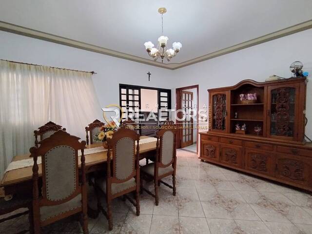 #CA0501 - Casa para Venda em Botucatu - SP - 3
