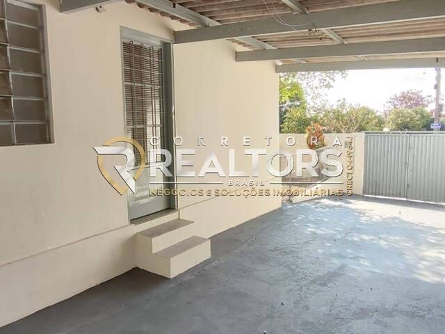 Casa para Venda em Botucatu - 3