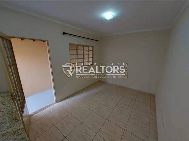 Casa para Venda em Botucatu - 3