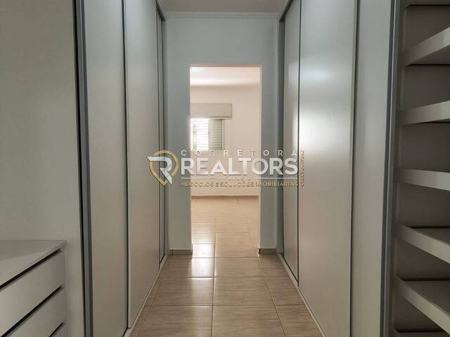 Casa para Venda em Botucatu - 3