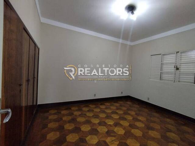 Casa para Venda em Botucatu - 2