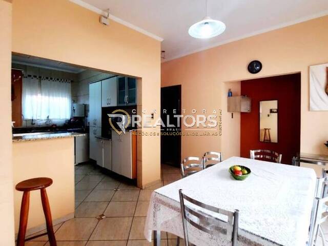 Casa para Venda em Botucatu - 2