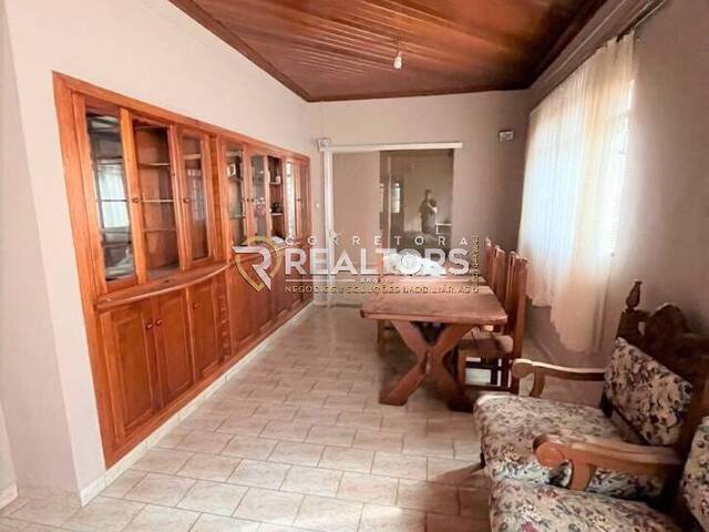 Casa para Venda em Botucatu - 2