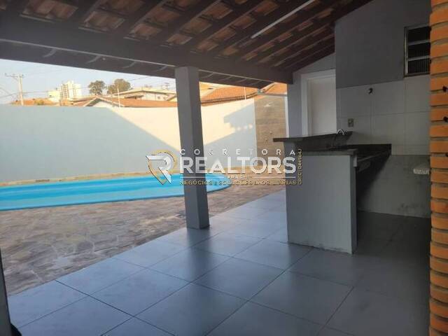 Casa para Venda em Botucatu - 2