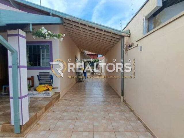 Casa para Venda em Botucatu - 3