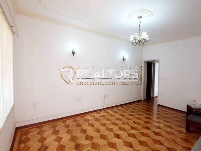 Casa para Venda em Botucatu - 2