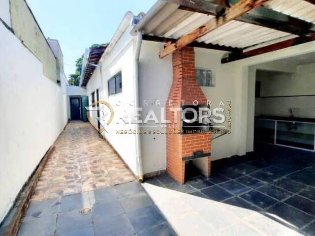 Casa para Venda em Botucatu - 2