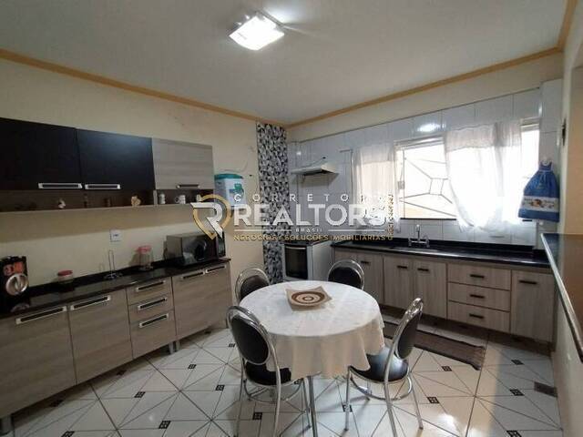 Casa para Venda em Botucatu - 3