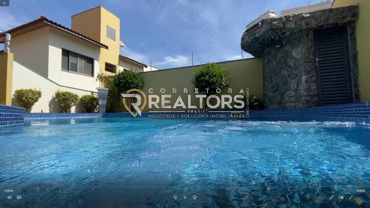 Casa à venda com 5 quartos, 600m² - Foto 1