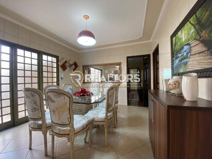 Sobrado à venda com 3 quartos, 300m² - Foto 3