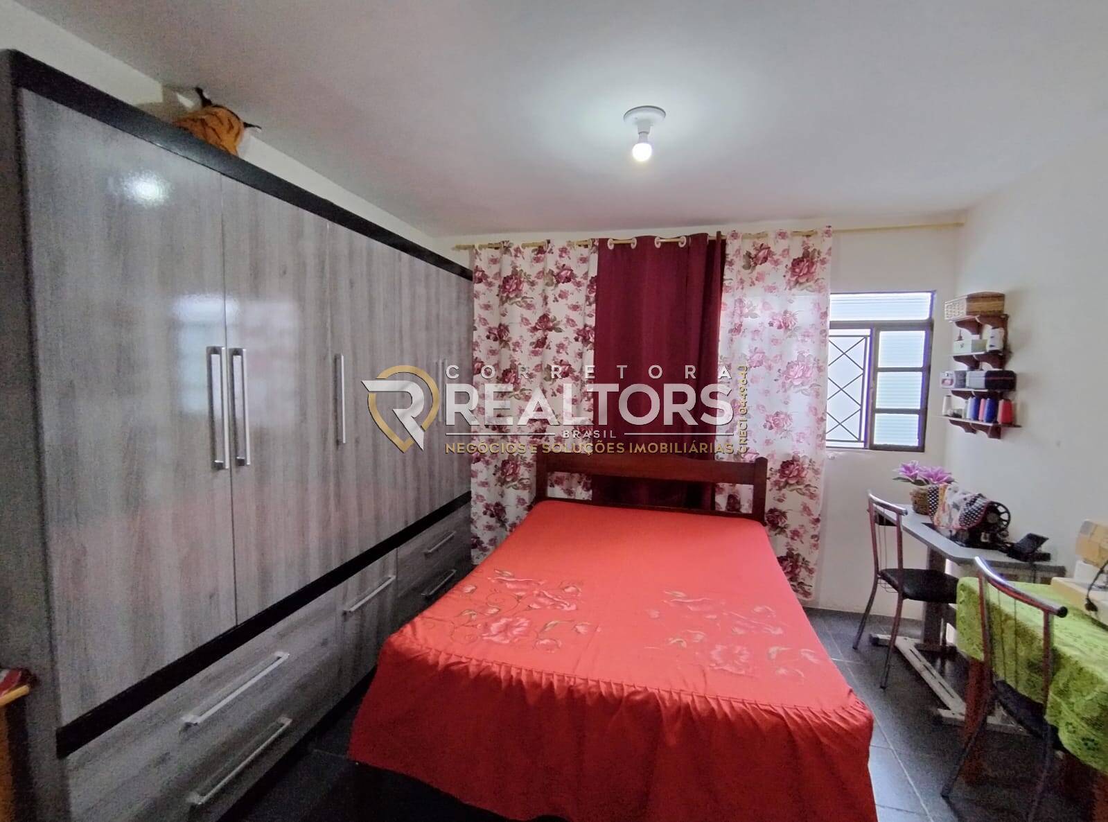 Casa à venda com 4 quartos, 180m² - Foto 5