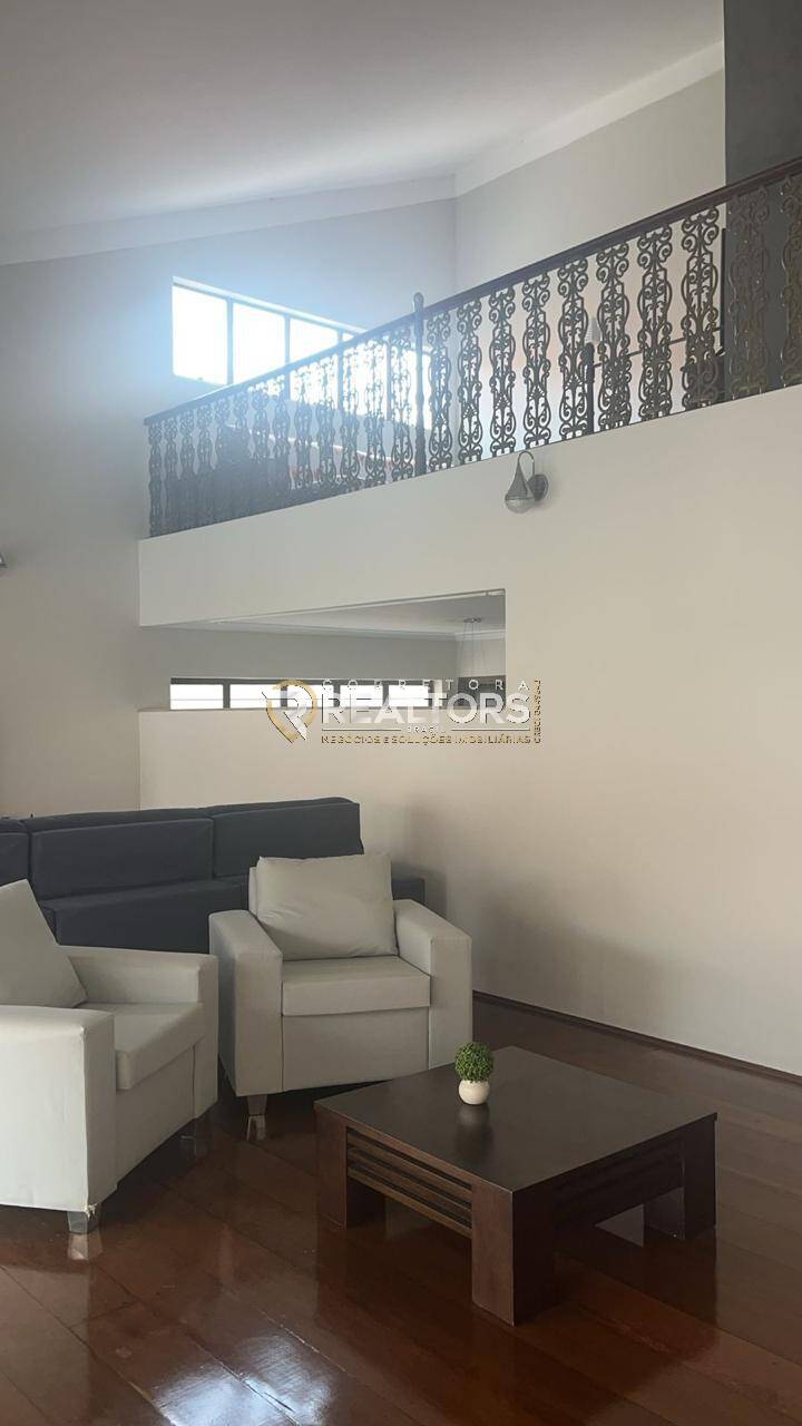 Casa/Sobrado com 384m² no Centro em Botucatu-SP