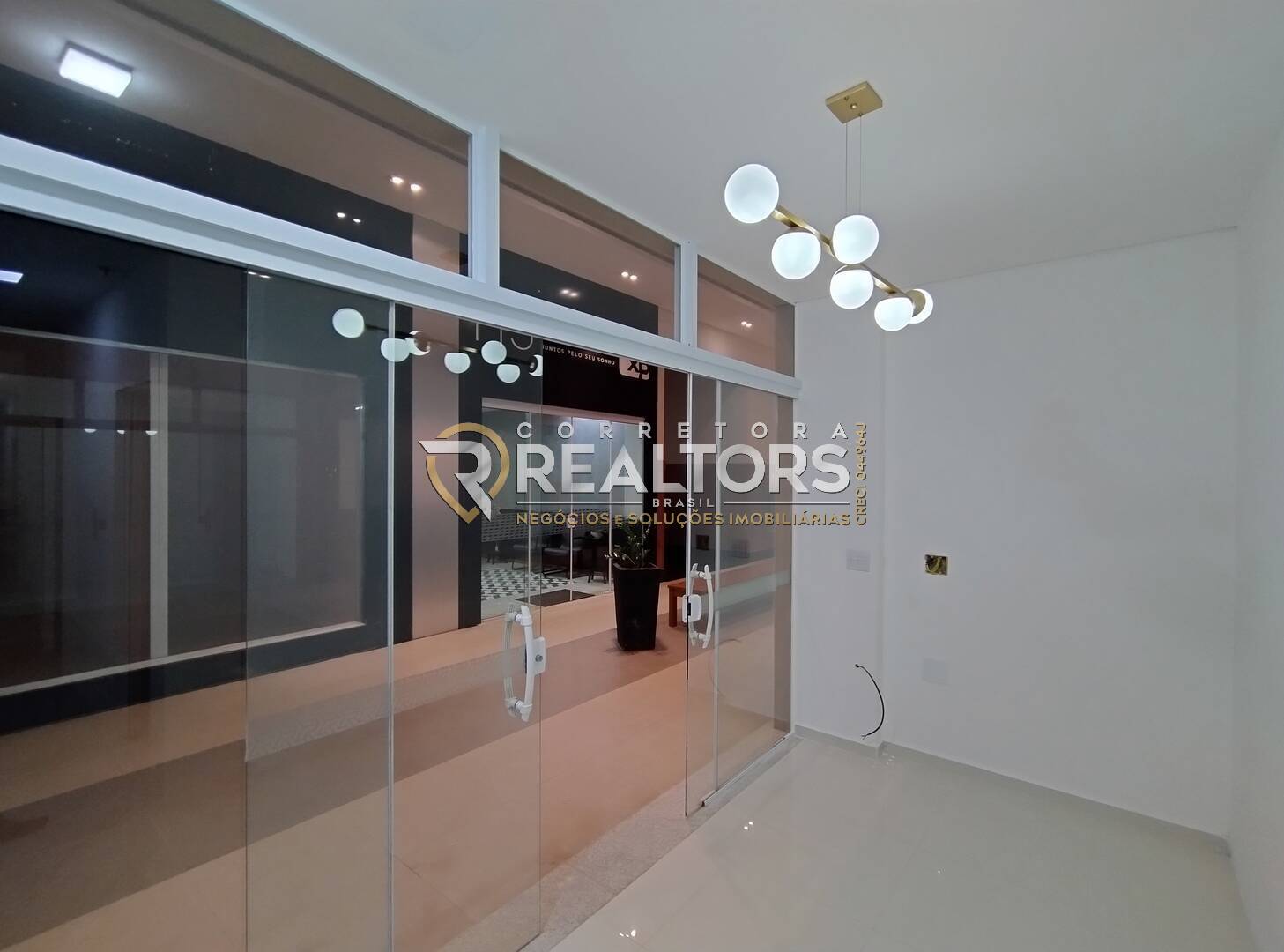 Sala comercial no Shopping Boulevard em Botucatu-SP a venda.