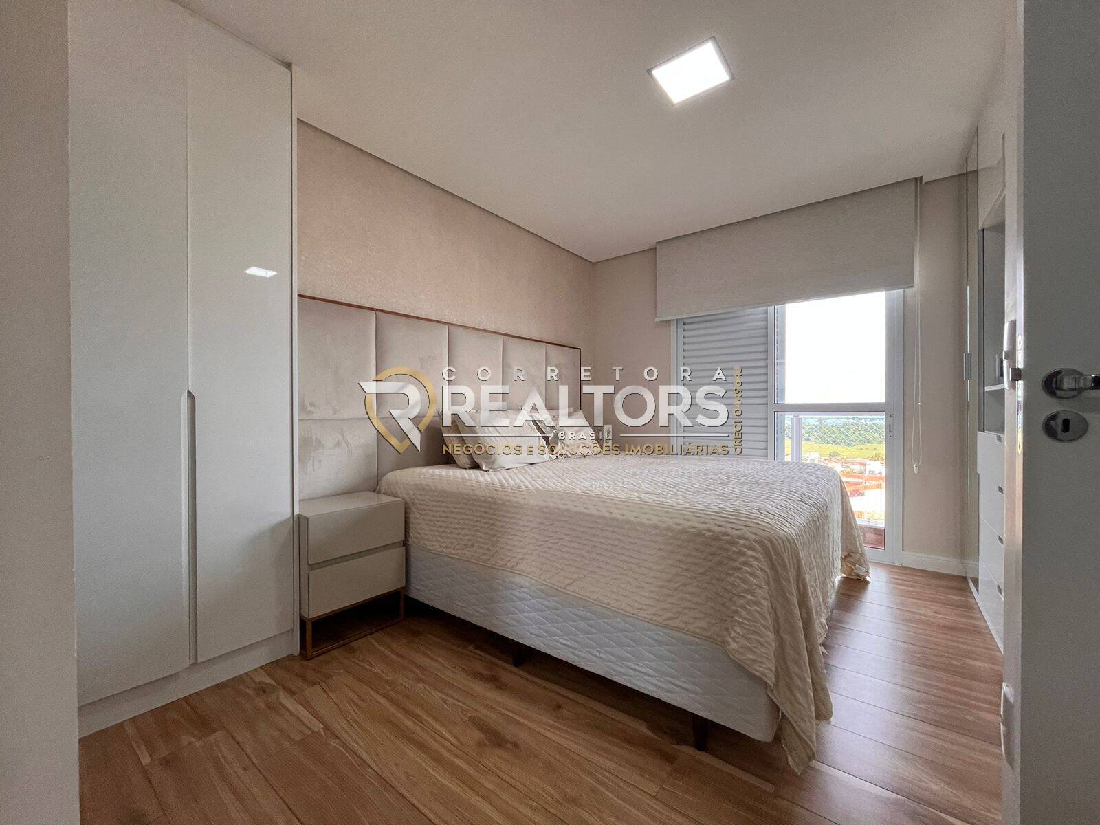 Apartamento à venda com 3 quartos, 77m² - Foto 1