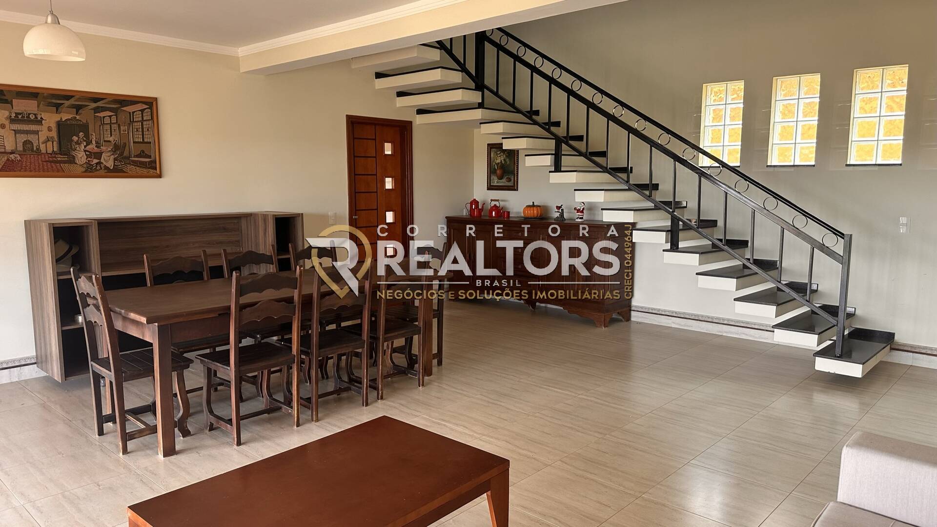 Casa à venda com 4 quartos, 380m² - Foto 2