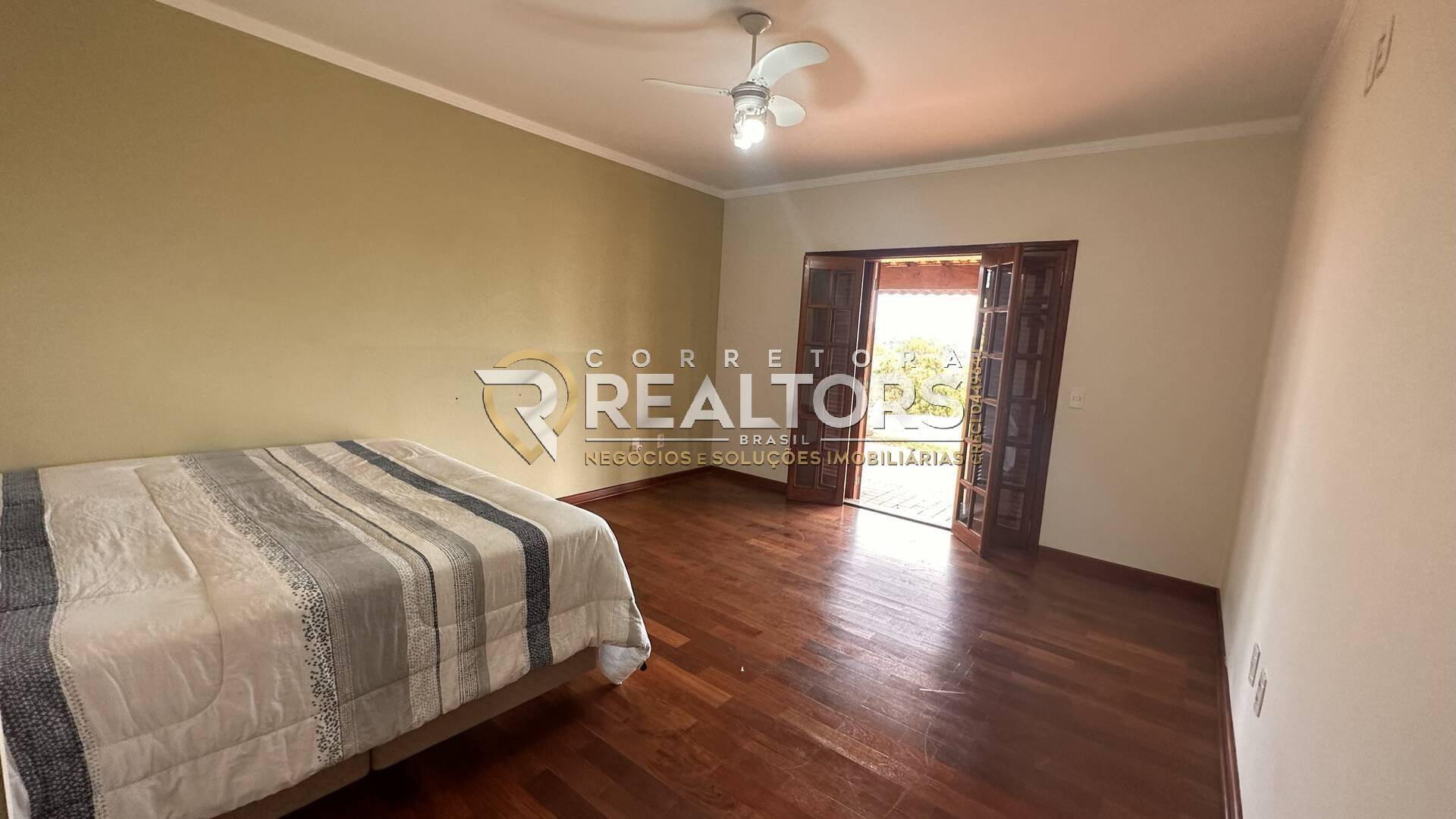Casa à venda com 4 quartos, 380m² - Foto 14