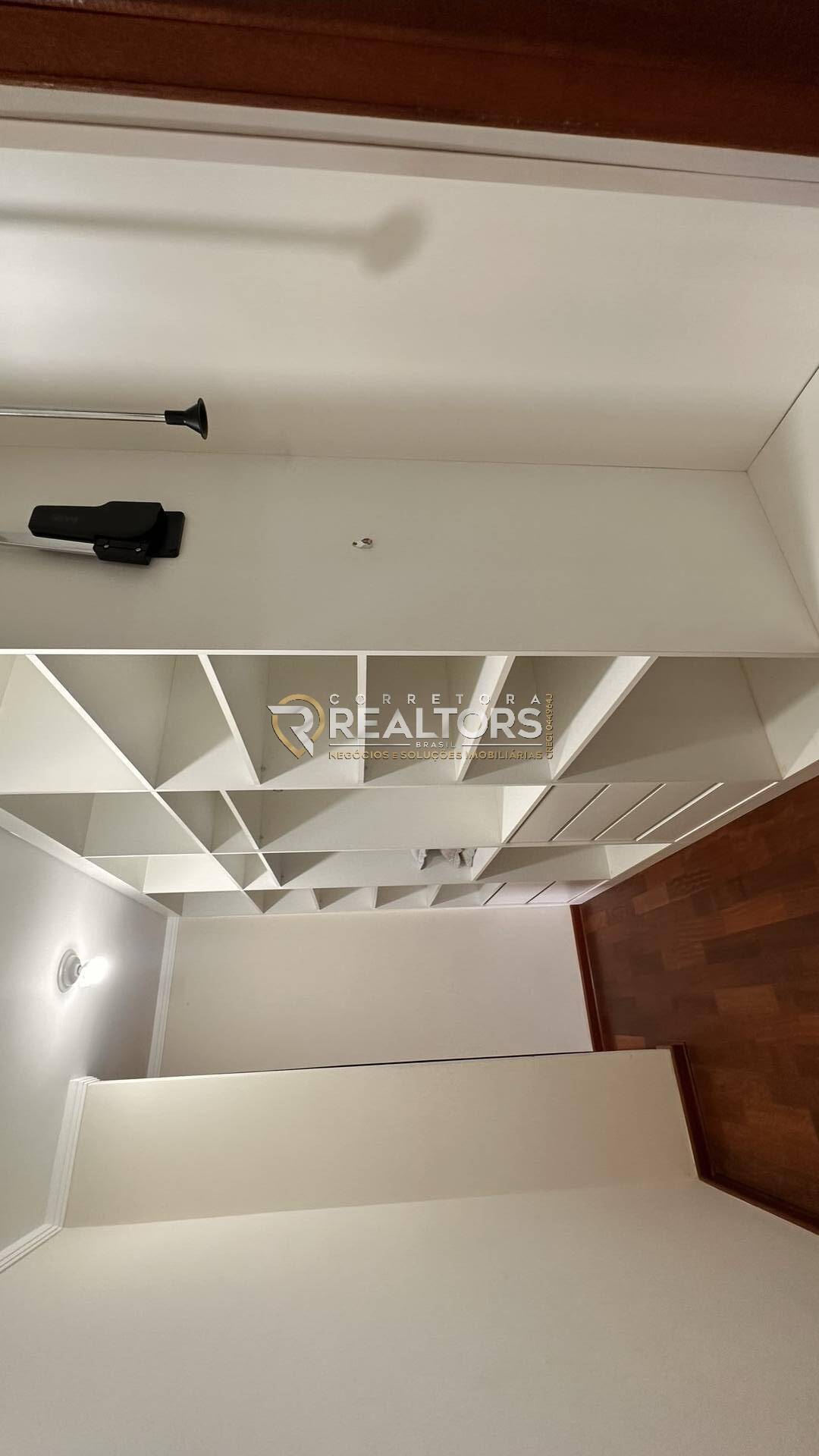 Casa à venda com 4 quartos, 380m² - Foto 17
