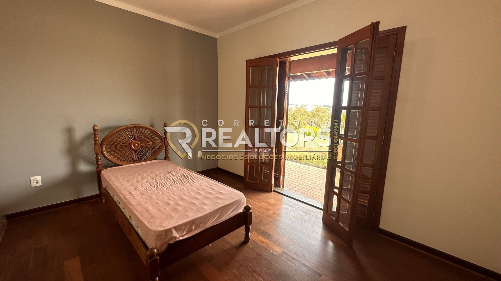 Casa à venda com 4 quartos, 380m² - Foto 8