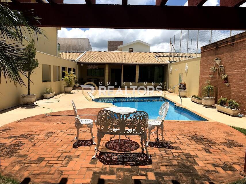 Sobrado à venda com 428 m² por R$2.200.000,00 no Colinas do Paraíso