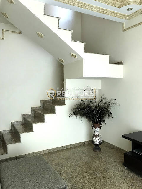 Sobrado à venda com 4 quartos, 500m² - Foto 8