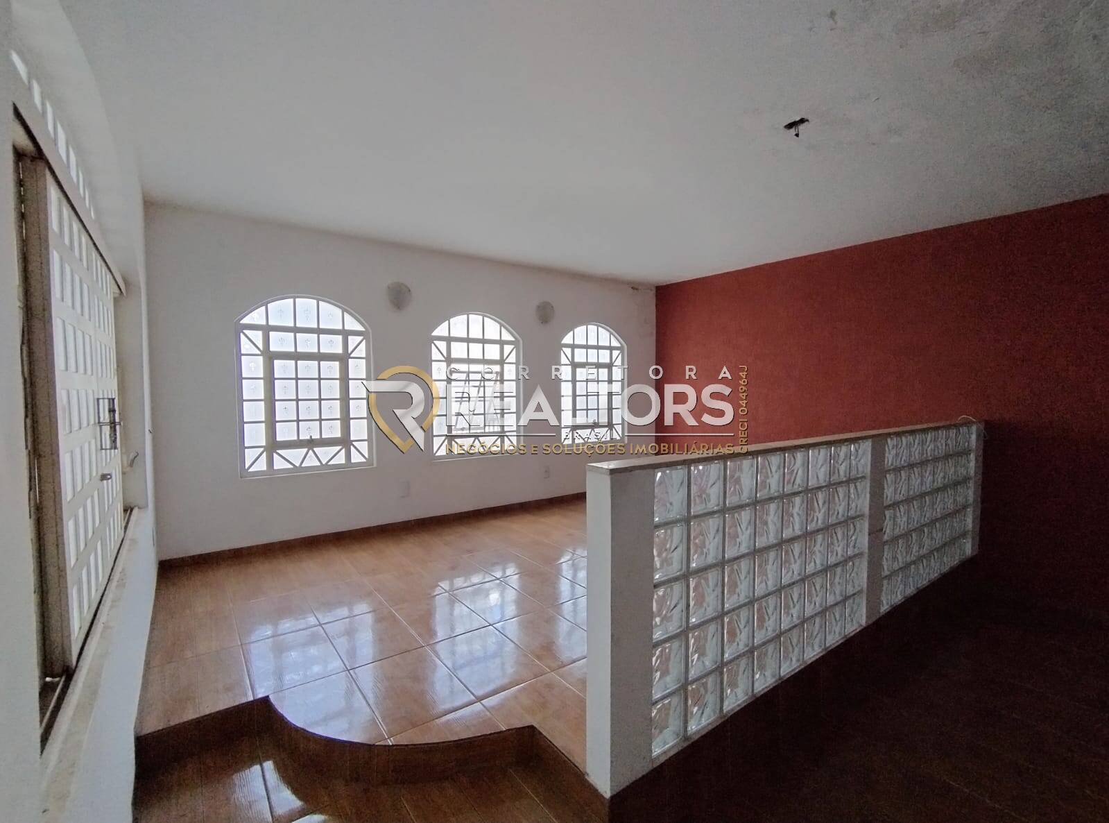 Casa à venda com 3 quartos, 330m² - Foto 7