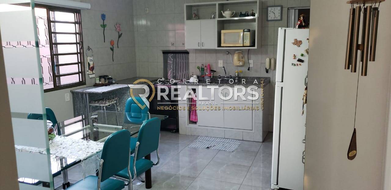 Casa à venda com 2 quartos, 130m² - Foto 5