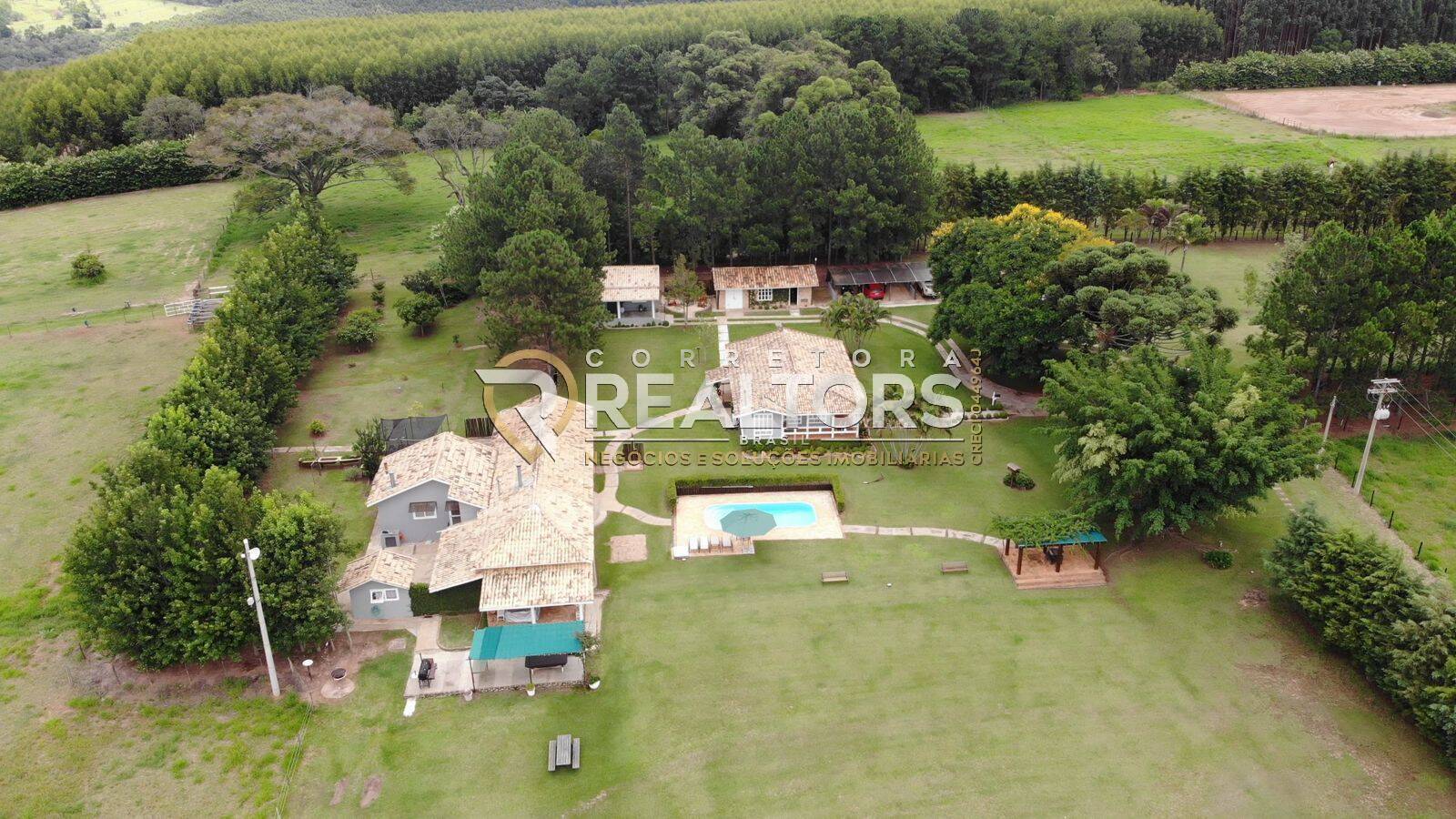 Casa à venda com 3 quartos, 141840m² - Foto 4