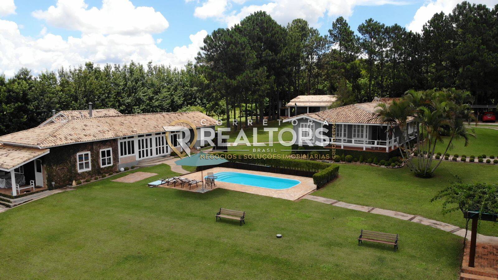 Casa à venda com 3 quartos, 141840m² - Foto 1