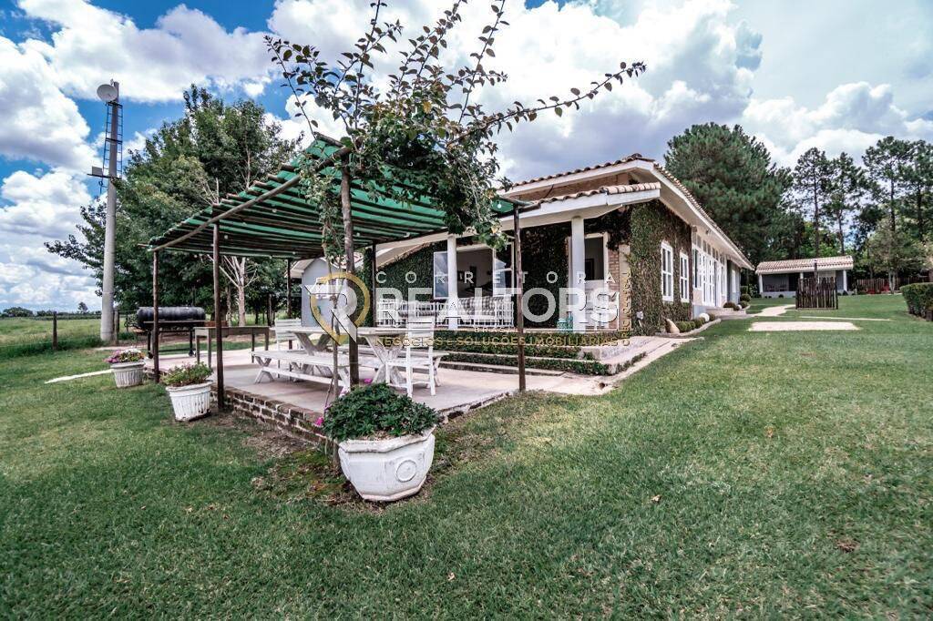Casa à venda com 3 quartos, 141840m² - Foto 8