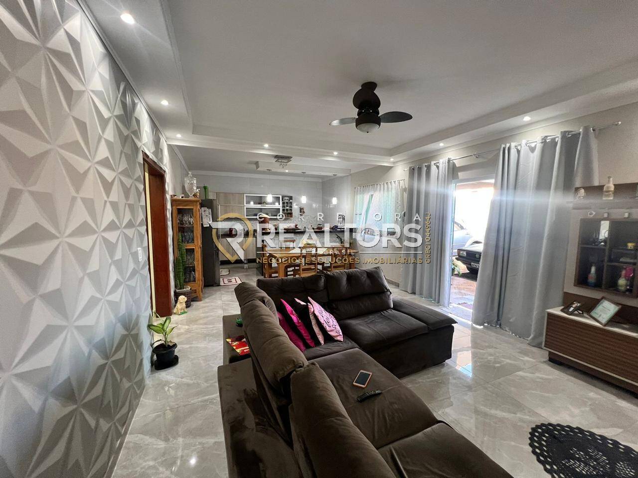 Sobrado à venda com 3 quartos, 200m² - Foto 2