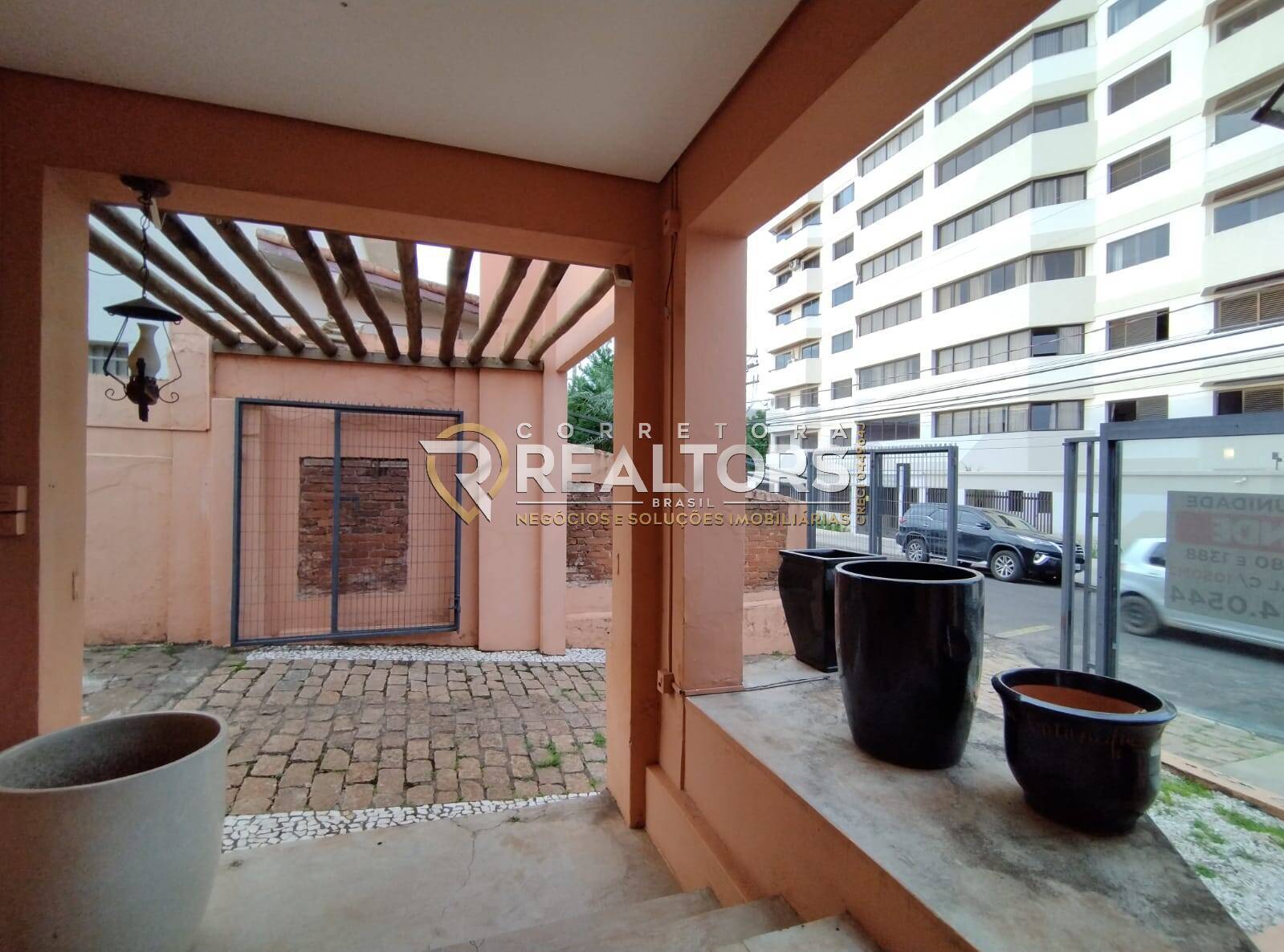 Casa à venda e aluguel com 4 quartos, 670m² - Foto 3