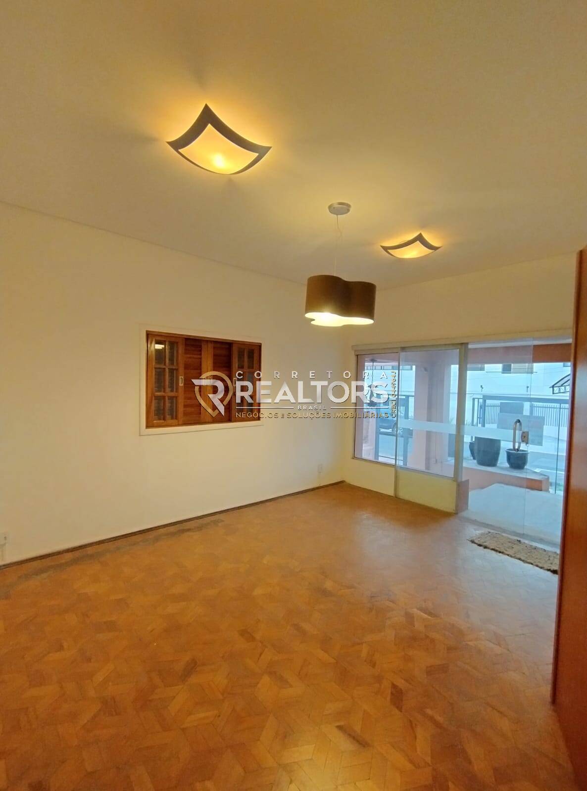 Casa à venda e aluguel com 4 quartos, 670m² - Foto 9