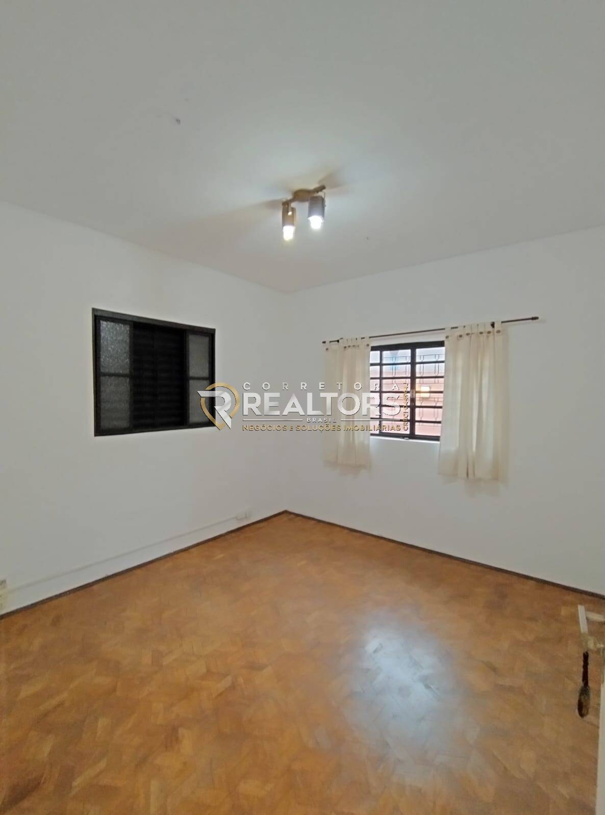 Casa à venda e aluguel com 4 quartos, 670m² - Foto 12