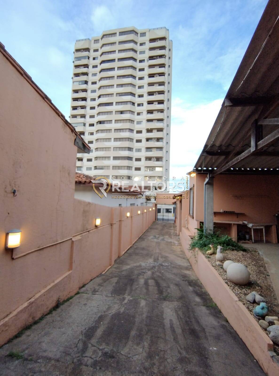 Casa à venda e aluguel com 4 quartos, 670m² - Foto 16