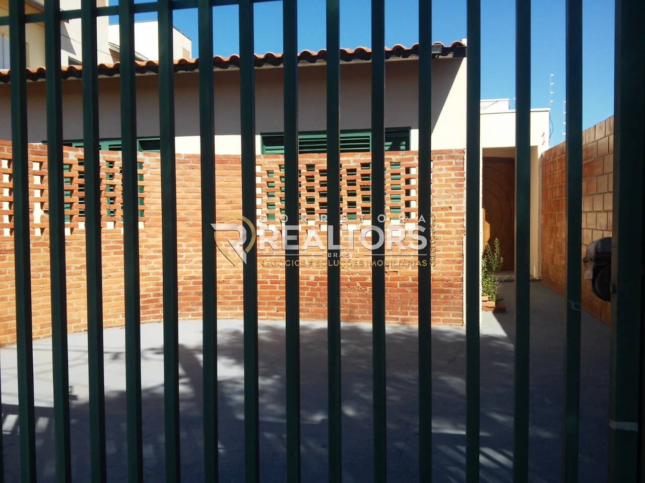 Casa a venda na Vila Pinheiro próximo ao Atacadão em Botucatu-SP