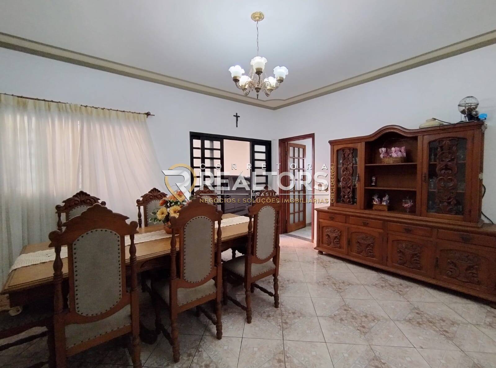 Casa à venda com 5 quartos, 260m² - Foto 3