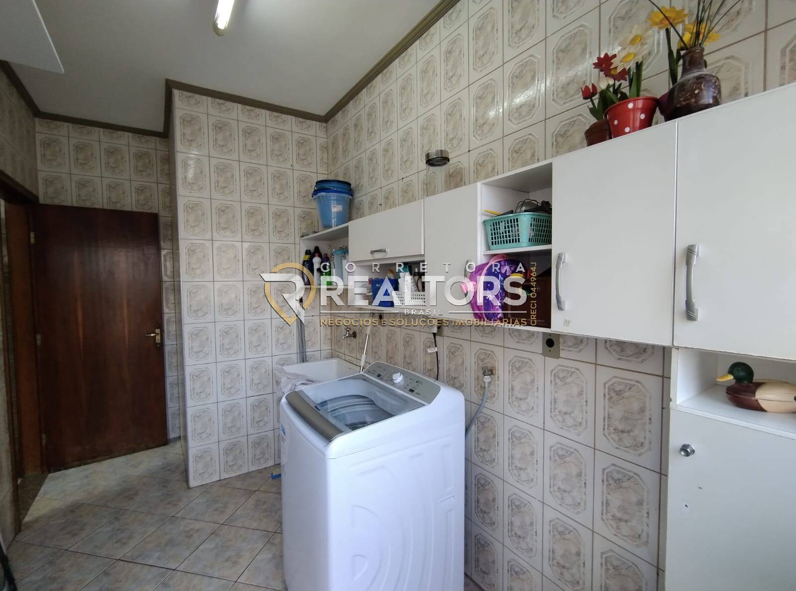 Casa à venda com 5 quartos, 260m² - Foto 9