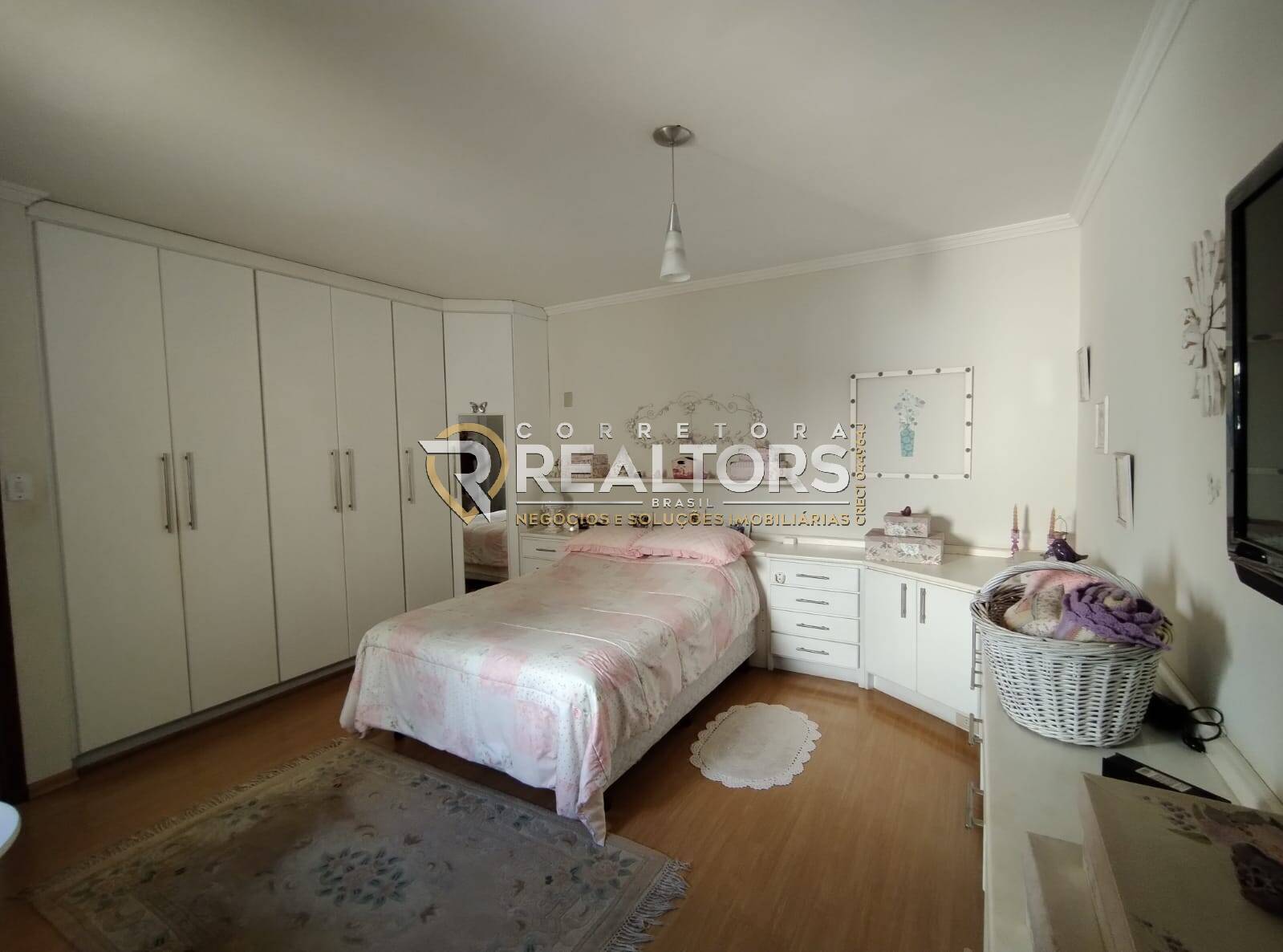 Casa à venda com 3 quartos, 263m² - Foto 4