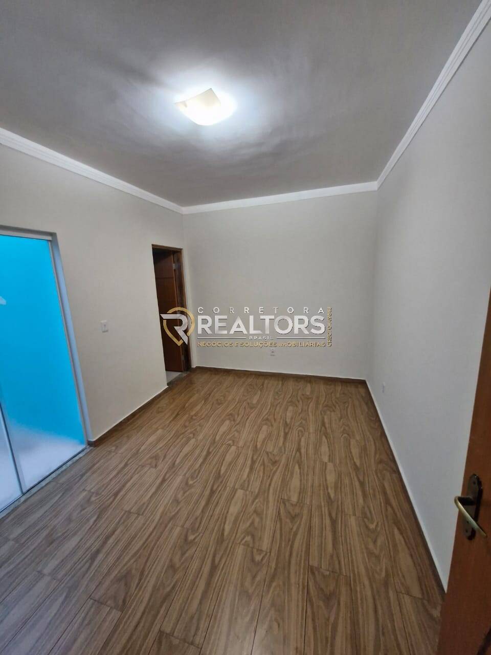 Casa à venda com 2 quartos, 85m² - Foto 1