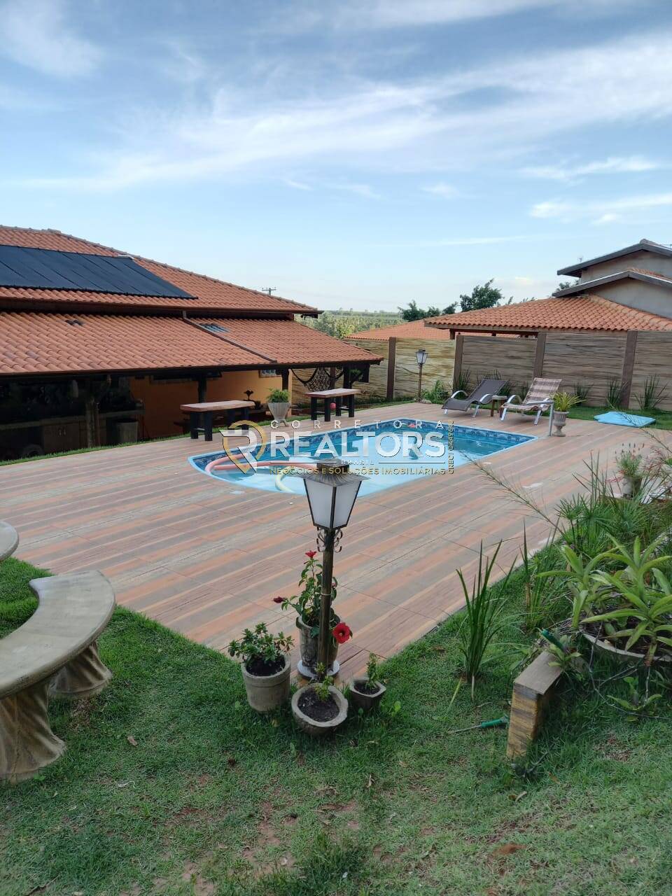 Casa de Condomínio à venda com 2 quartos, 206m² - Foto 1