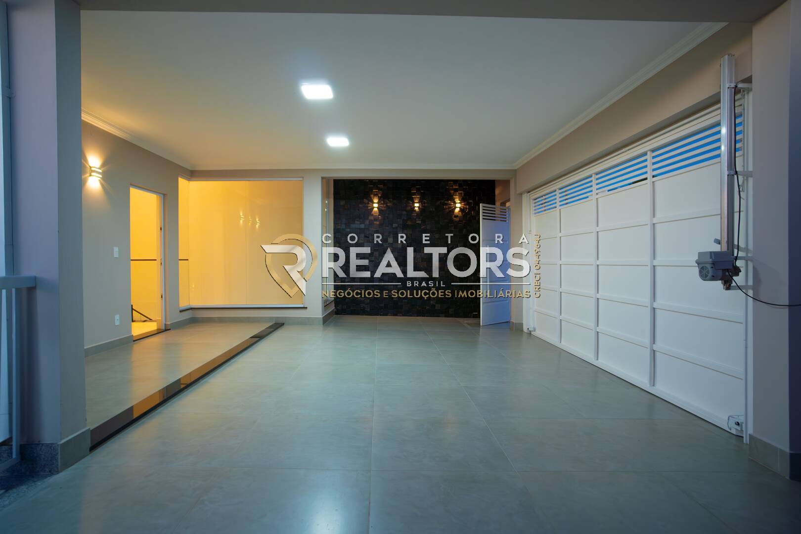 Casa à venda com 4 quartos, 231m² - Foto 3