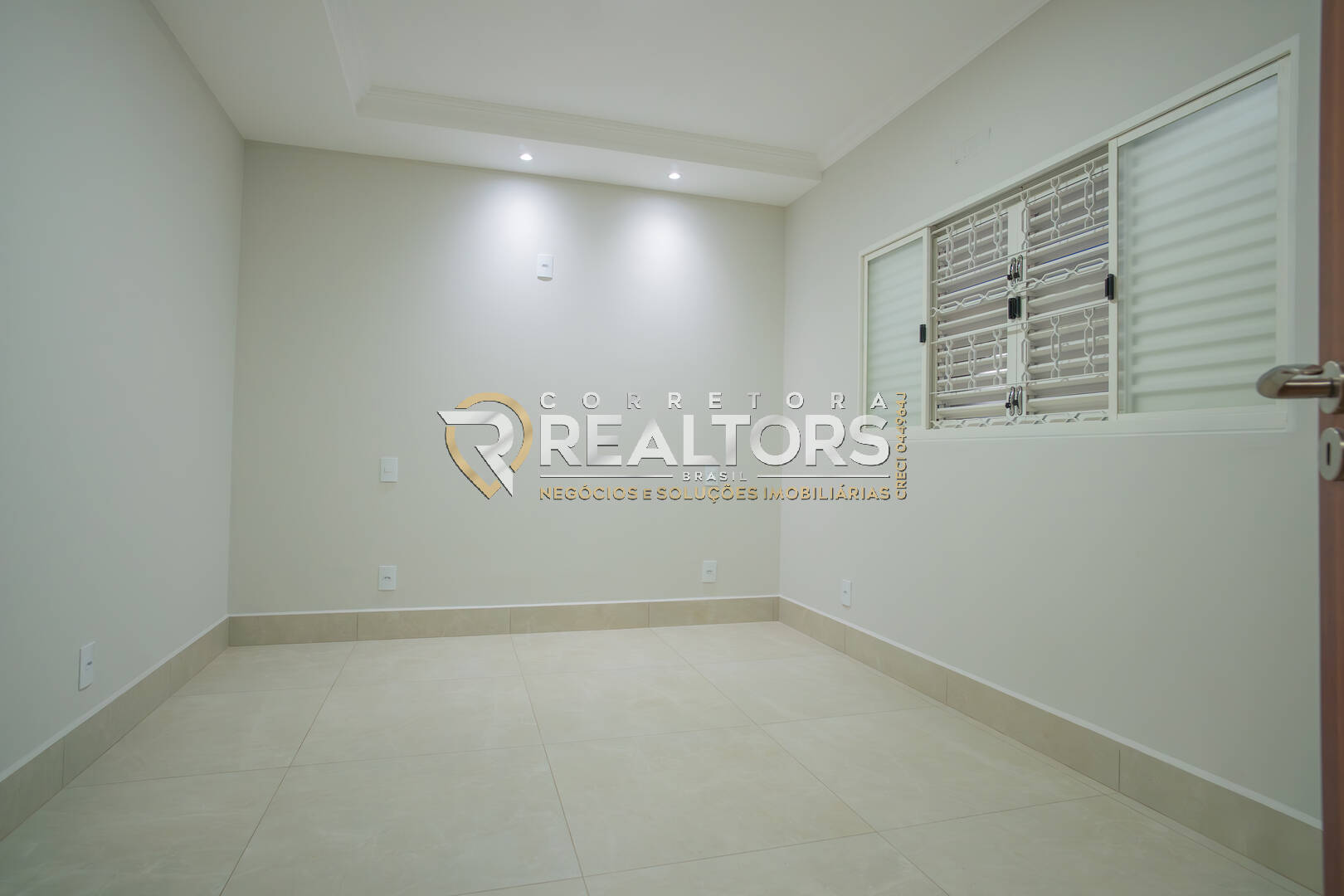 Casa à venda com 4 quartos, 231m² - Foto 9