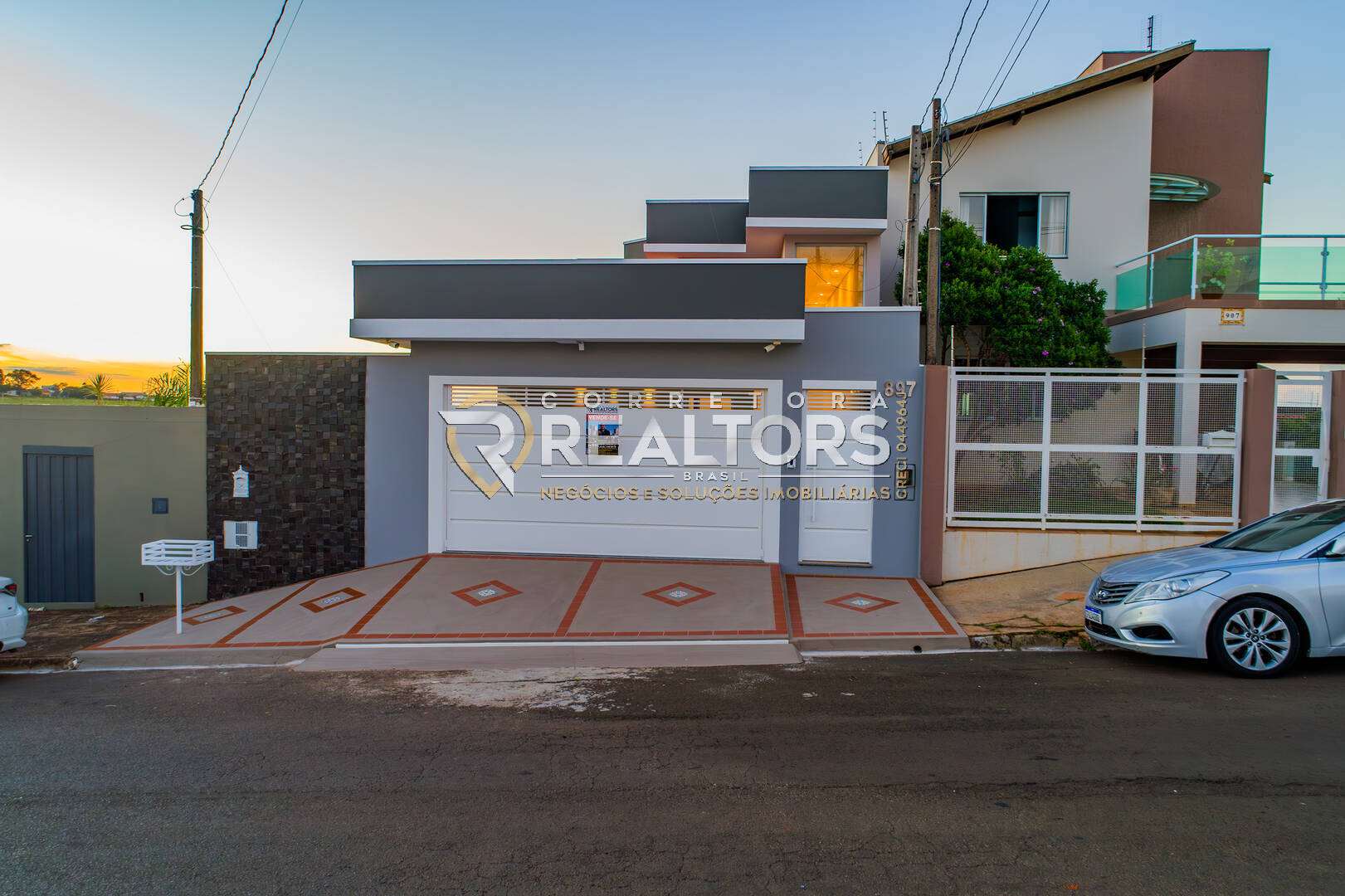 Casa à venda com 4 quartos, 231m² - Foto 2