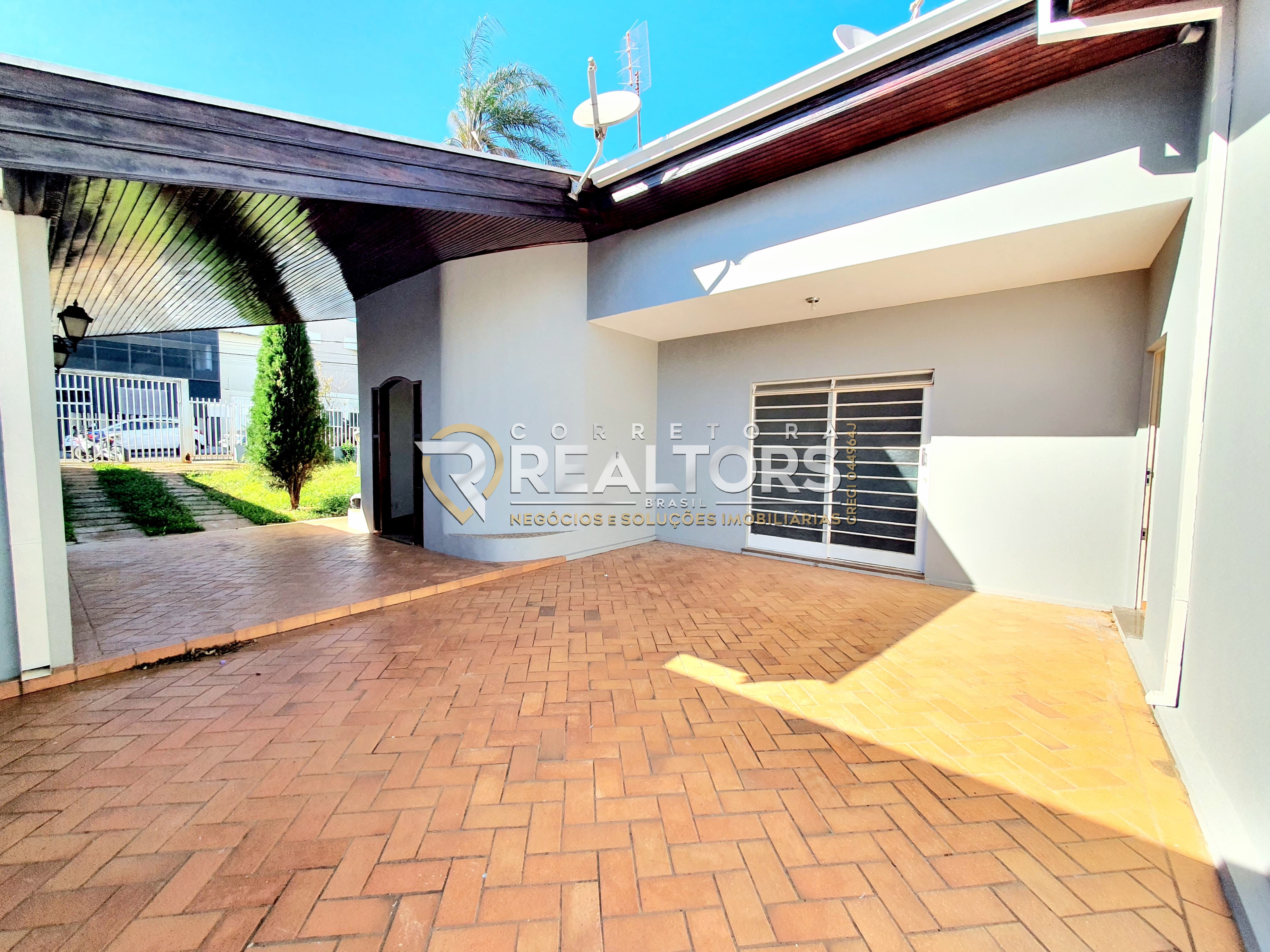 Casa à venda com 3 quartos, 220m² - Foto 1