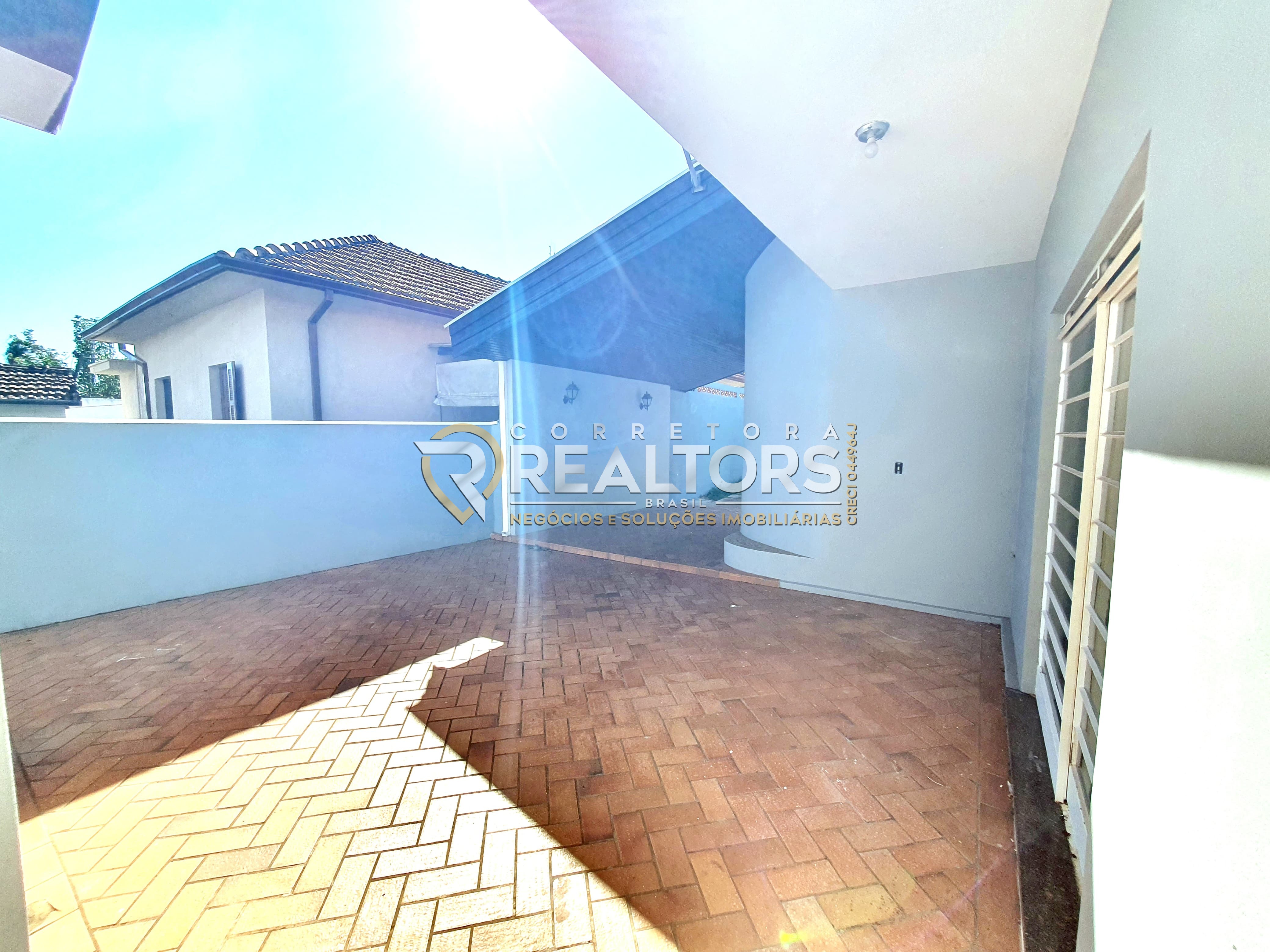 Casa à venda com 3 quartos, 220m² - Foto 4