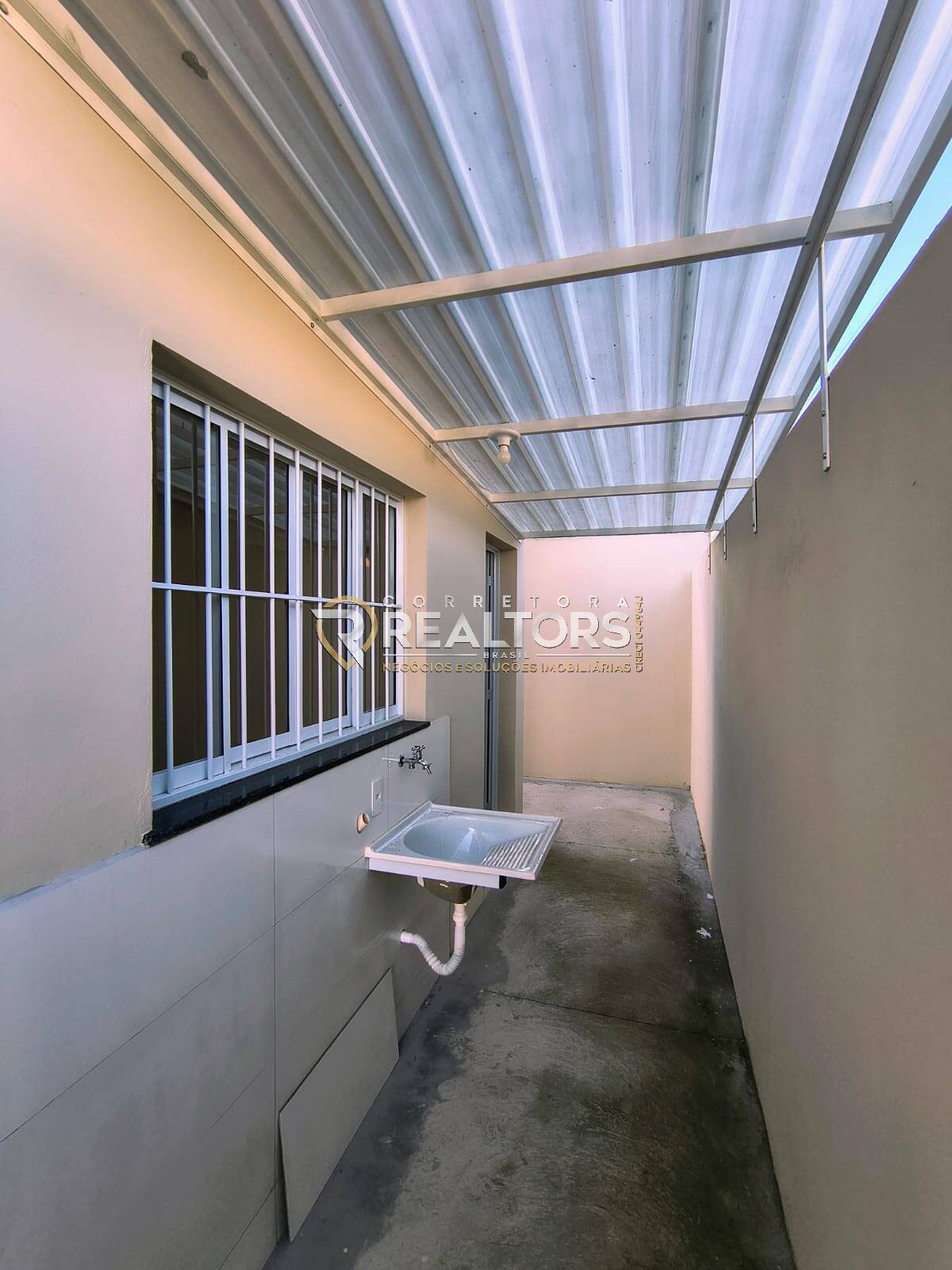 Casa à venda com 2 quartos, 75m² - Foto 9